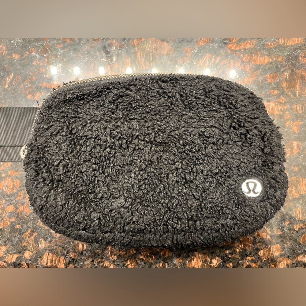 Sherpa Lululemon Fanny pack